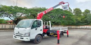 Cho Thuê Xe Cẩu Nâng Người Lên Cao Đến 50 Mét Để Phục Vụ Thi Công