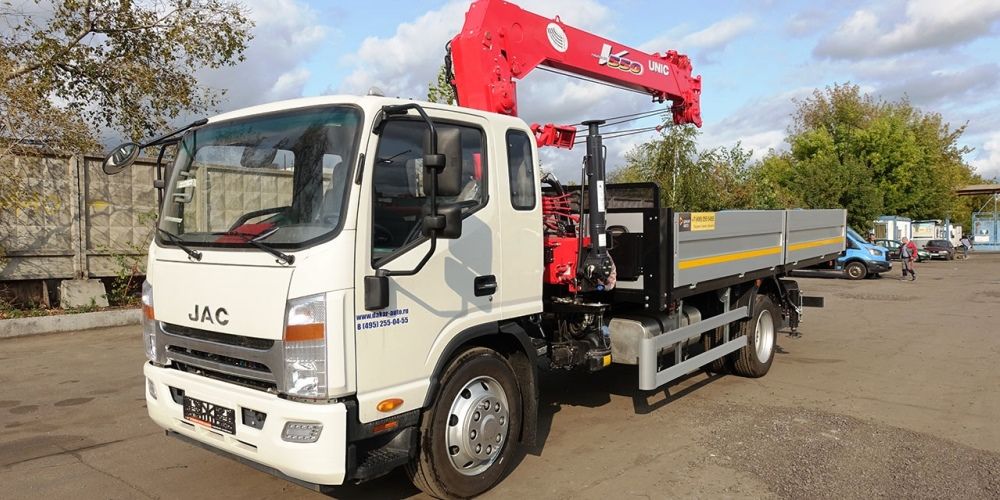 Xe Tải JAC 3.5 Tấn Gắn Cẩu Unic 3 Khúc | Cẩu 3 Tấn Nhật Bền, Linh Hoạt